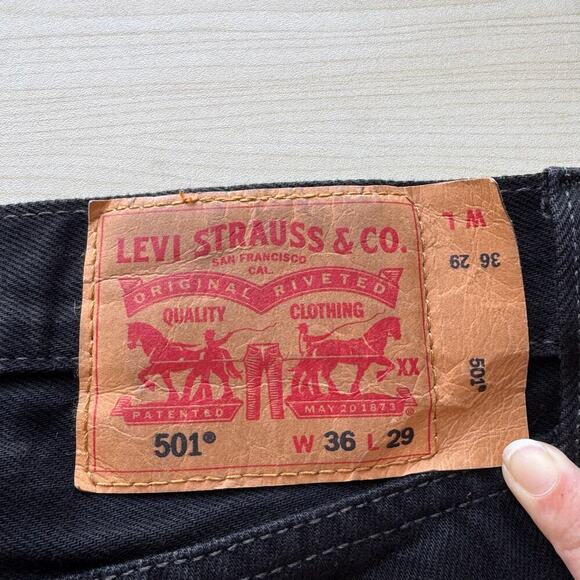 Levi's 501 Straight Leg Men's Jeans with Button Fly - Picture 7 of 10